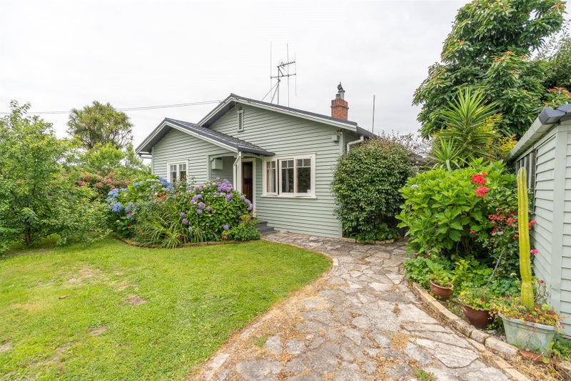 6 Moncrieff Avenue, Fairfield, Hamilton - Carousel 1
