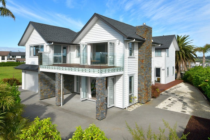 2 Palm View Terrace, Gulf Harbour, Whangaparaoa - Carousel 1
