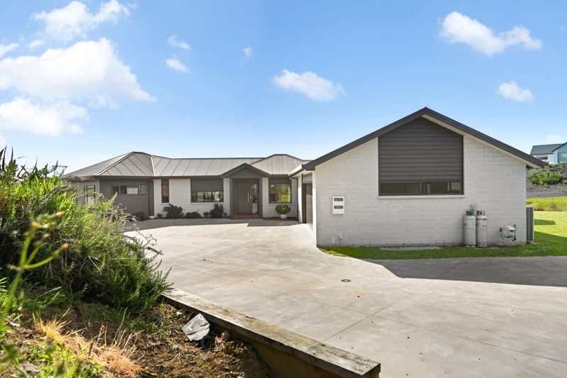 43 Edwards Street, Kimbolton, Feilding - Carousel 2