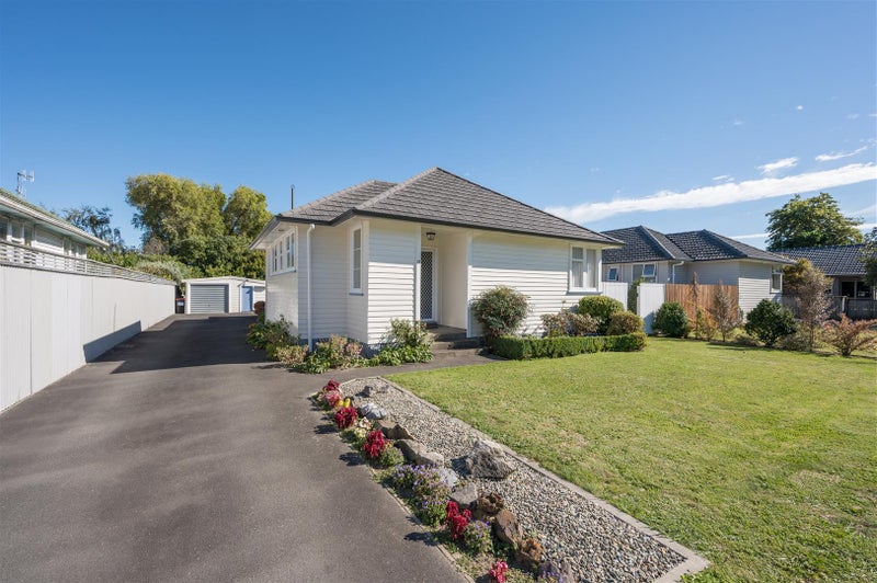 21 North Road, The Wood, Nelson - Carousel 1