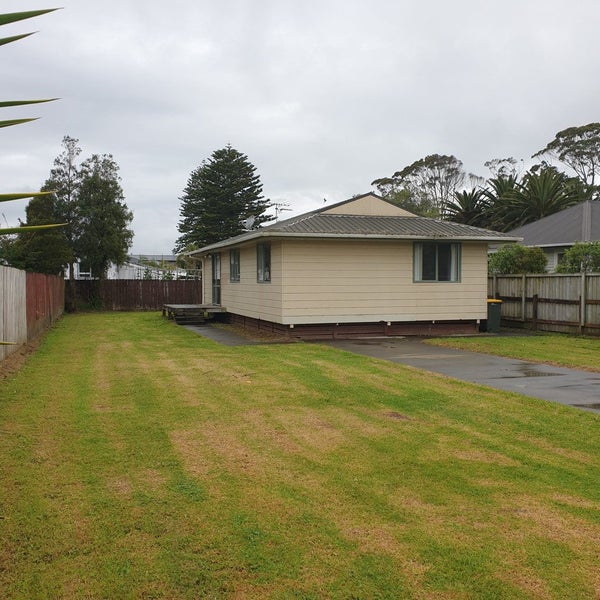 31B Springs Road, Parakai, Helensville - Carousel 1