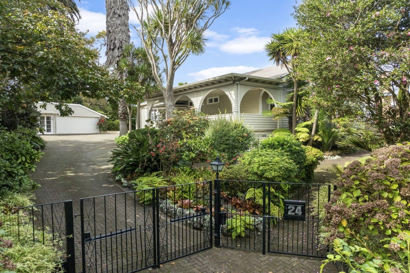 24 Aratonga Avenue, Greenlane, Auckland - Carousel 1