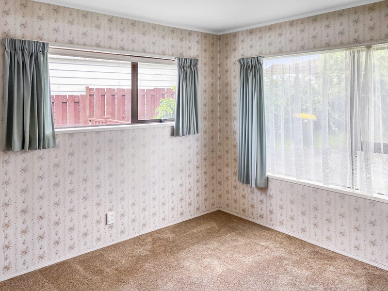 10 Challen Close, Conifer Grove, Takanini - Carousel 12