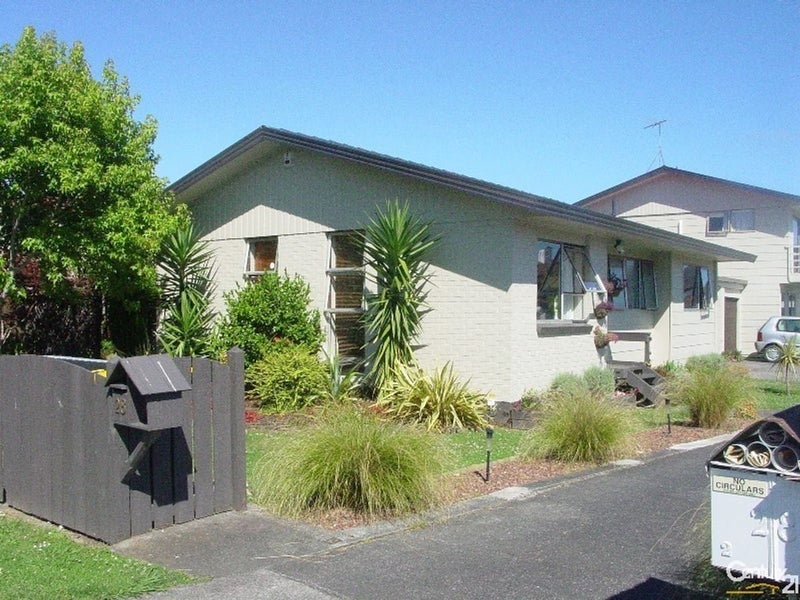 1/28 Bramley Drive, Farm Cove, Auckland - Carousel 1