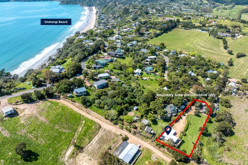 20 Te Makiri Road, Onetangi, Waiheke Island - Carousel 2