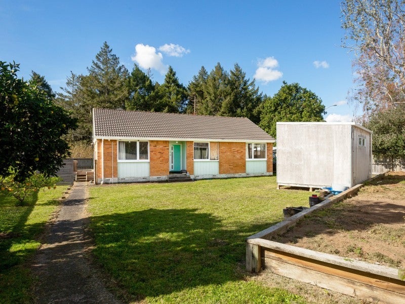 5 Peacockes Road, Bader, Hamilton - Carousel 2