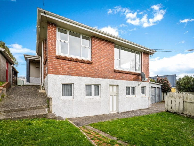 124 Helston Road, Paparangi, Wellington - Carousel 1