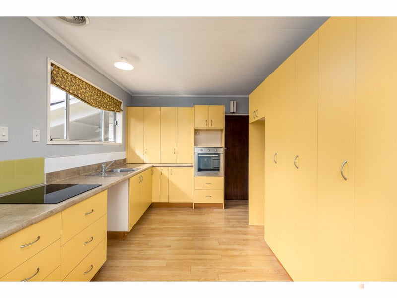 11 Coronation Street, Waimate, Waimate - Carousel 2