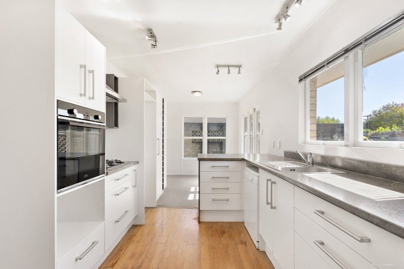 4 Augusta Street, Fairfield, Hamilton - Carousel 2