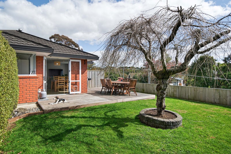 9 Meadowviews Drive, Welcome Bay, Tauranga - Carousel 1