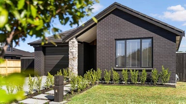 47 Metoriti Crescent, Karaka, Papakura - Carousel 1