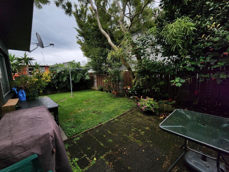3/58 Paynters Avenue, Strandon, New Plymouth - Carousel 2
