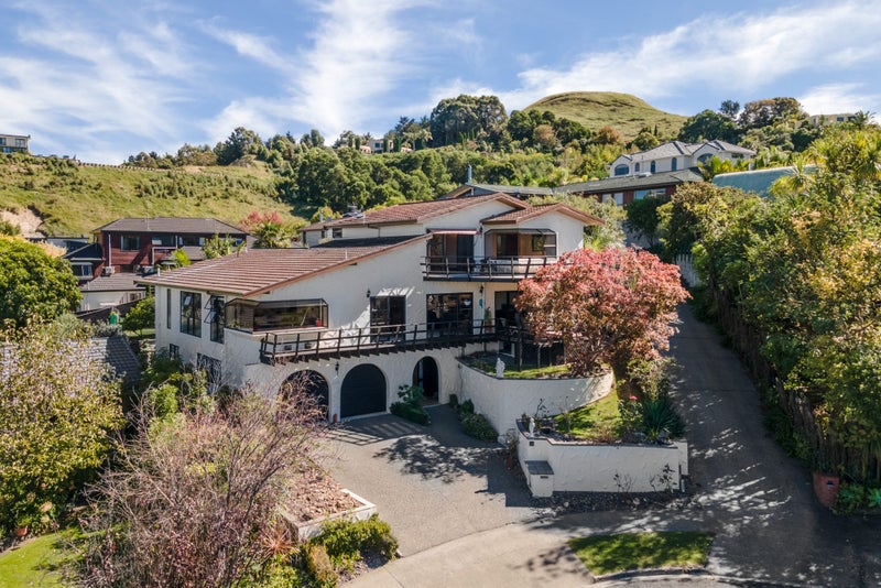 13 Ewan Place, Taradale, Napier - Carousel 2