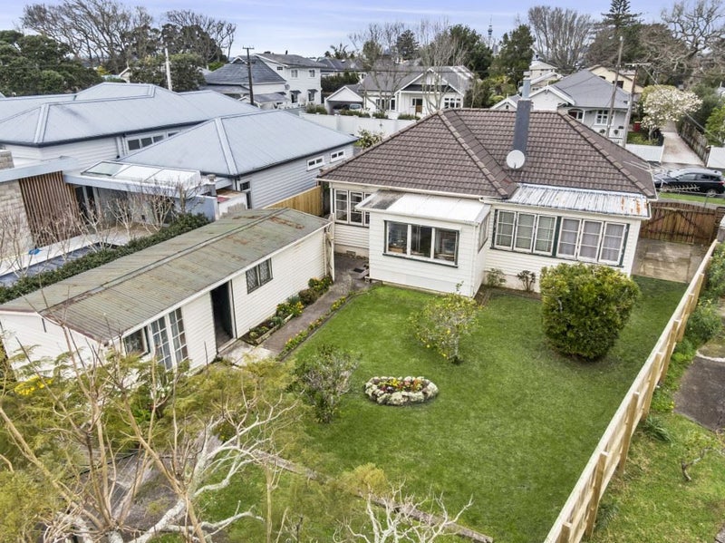 15 Vincent Road, Northcote Point, Auckland - Carousel 2