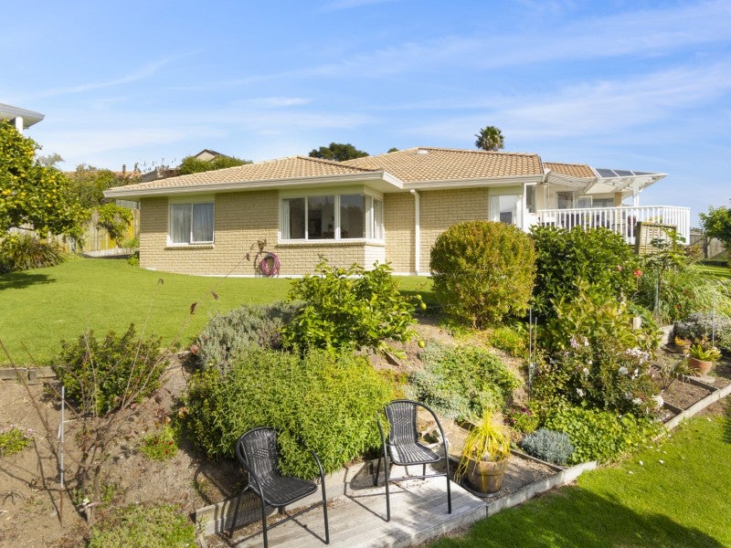 10 Oakland Way, Welcome Bay, Tauranga - Carousel 2