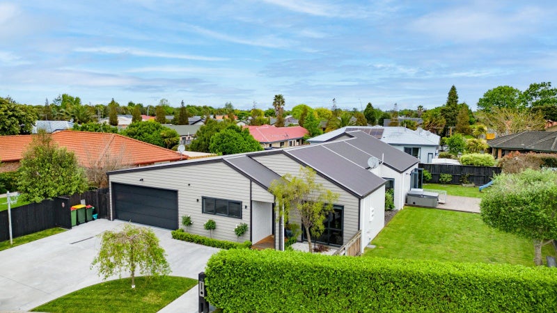 18 Bellona Place, Flagstaff, Hamilton - Carousel 1