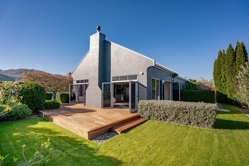 8 Matthews Crescent, Cromwell, Cromwell - Carousel 1