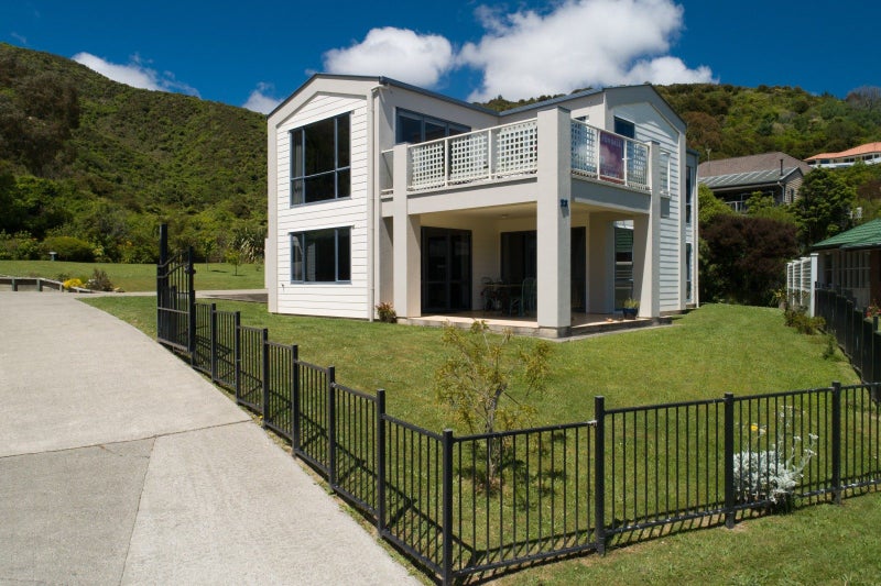 23 Rimu Terrace, Waikawa, Picton - Carousel 1