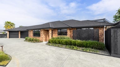 31 Chestnut Close, Kelvin Grove, Palmerston North - Carousel 1