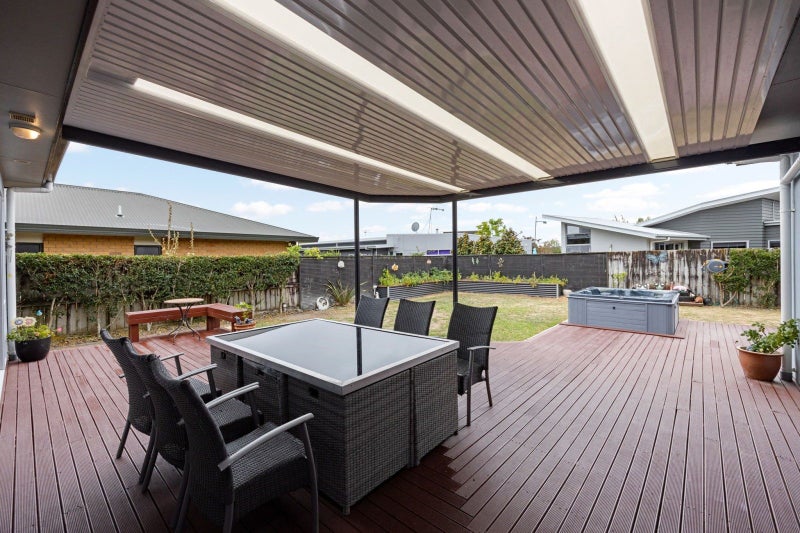 13 Palliser Drive, Huntington, Hamilton - Carousel 2
