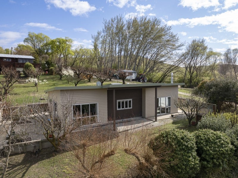 18 Ferris Road, Springvale, Alexandra - Carousel 1
