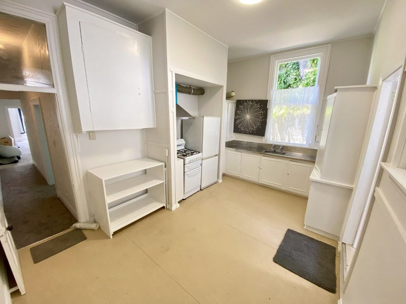 4 Hay Street, Oriental Bay, Wellington - Carousel 2