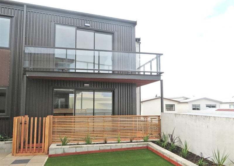 106/321 Jackson Street, Petone, Lower Hutt - Carousel 1