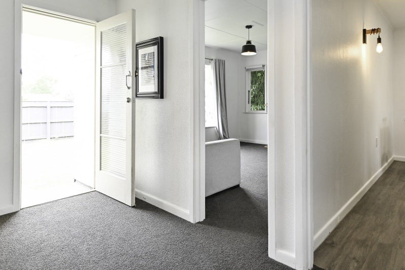 433 Dalcross Street, Mayfair, Hastings - Carousel 2