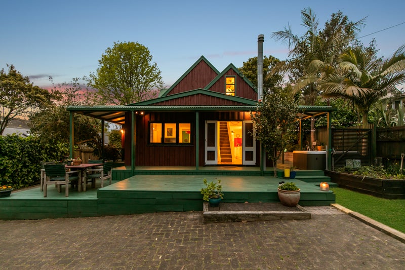 7 John Bracken Way, Beach Haven, Auckland - Carousel 2