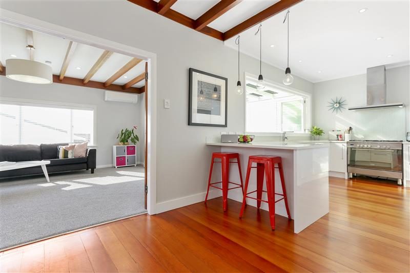 35 Taumata Road, Sandringham, Auckland - Carousel 2