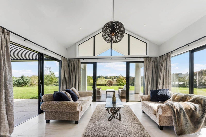 8 Briar Lane, Howick - Carousel 1