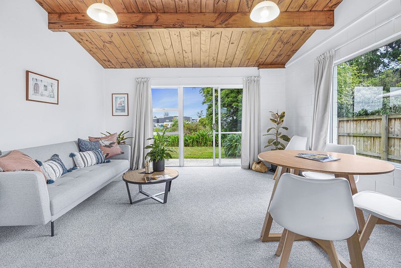 2/91 Rimu Street, Maeroa, Hamilton - Carousel 1