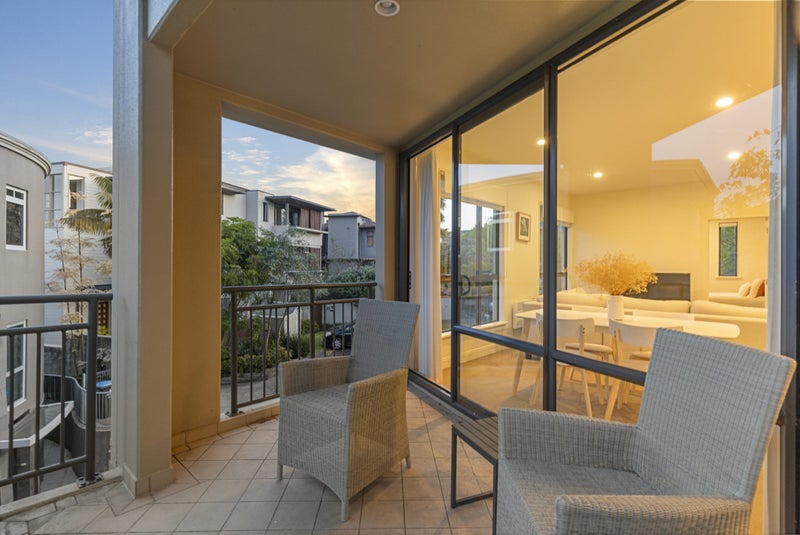 2B/10 Laxon Terrace, Newmarket, Auckland - Carousel 2