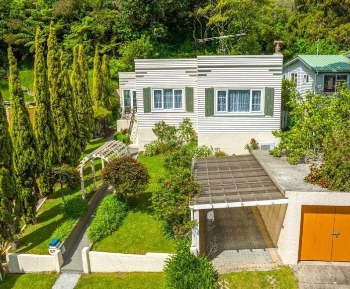69 Norton Park Avenue, Fairfield, Lower Hutt - Carousel 1