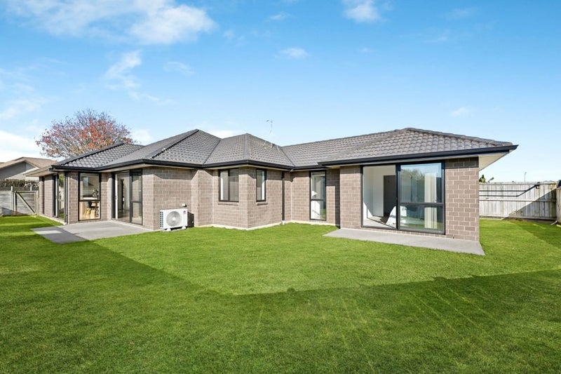 11 Keston Crescent, Flagstaff, Hamilton - Carousel 2