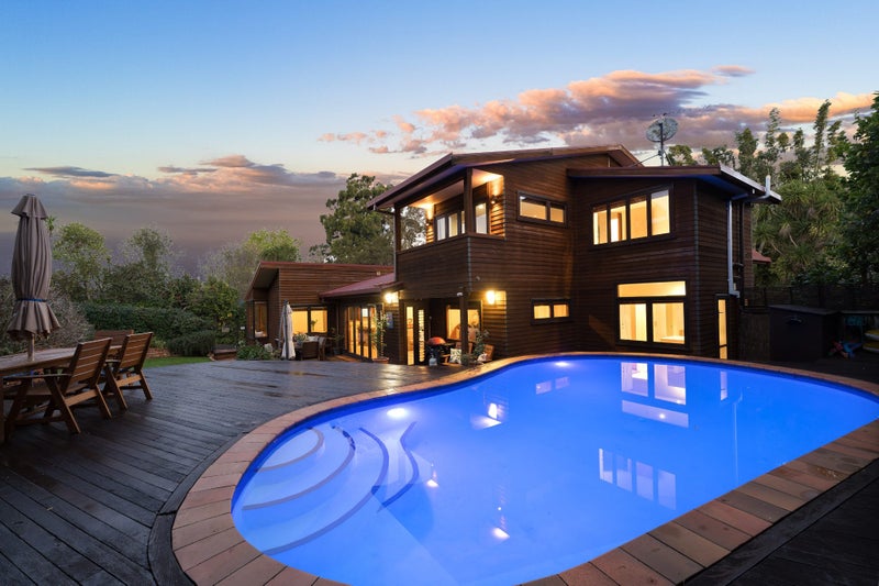 37 Kiteroa Terrace, Rothesay Bay, Auckland - Carousel 1