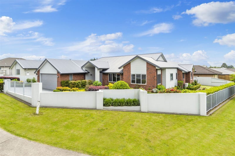 146 Rowesdale Drive, Ohauiti, Tauranga - Carousel 1