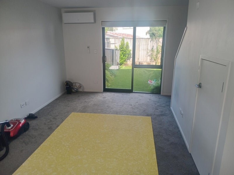7/3 Milne Crescent, Taita, Lower Hutt - Carousel 2