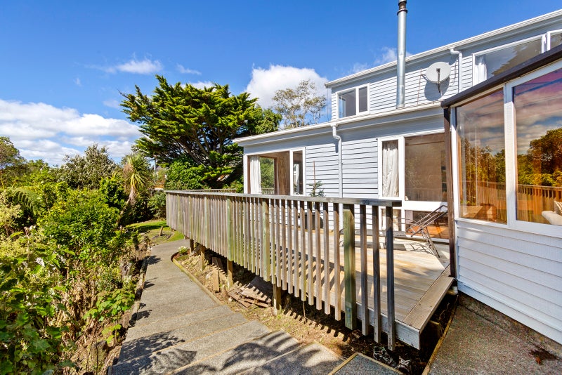 40 Pomare Road, Tirohanga, Lower Hutt - Carousel 20