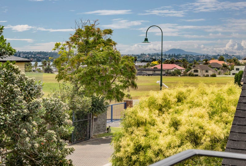 18 Grammar School Road, Pakuranga, Auckland - Carousel 2