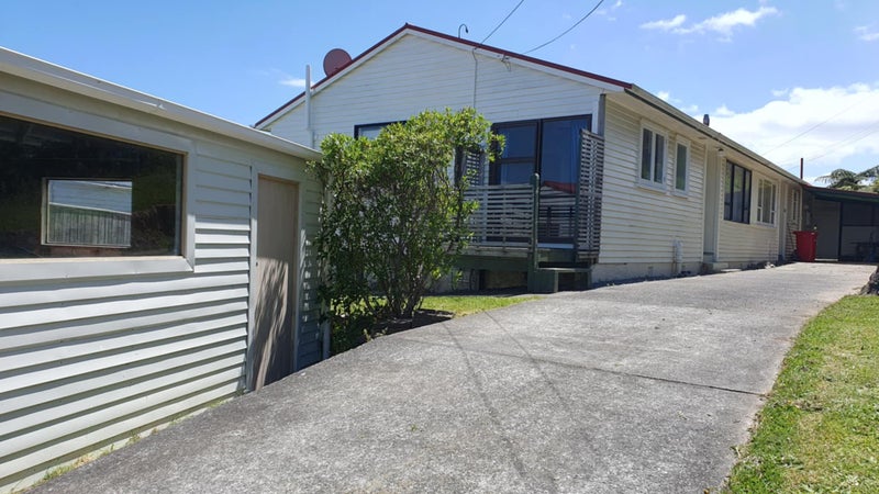 81A Black Rock Road, Newlands, Wellington - Carousel 1