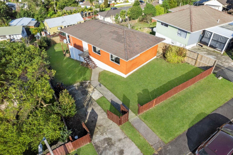 84 Reynella Drive, Massey, Auckland - Carousel 2