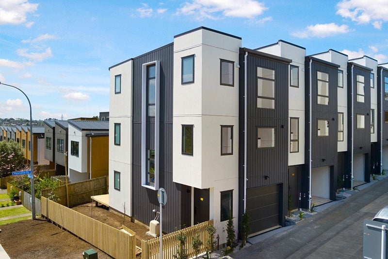 5/16 Hewlett Road, Massey, Auckland - Carousel 1