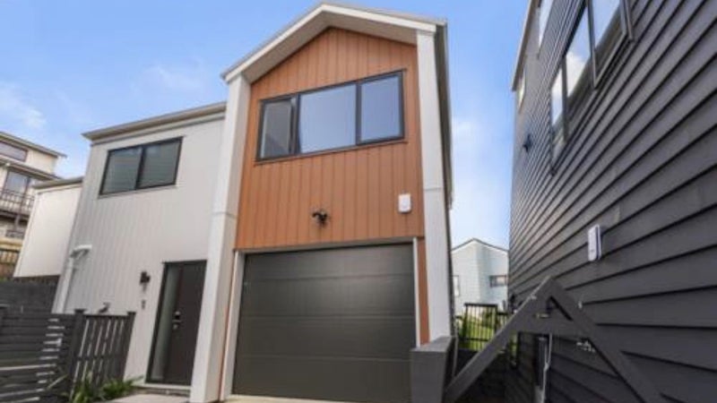 5/6 Woodhouse Place, West Harbour, Auckland - Carousel 1