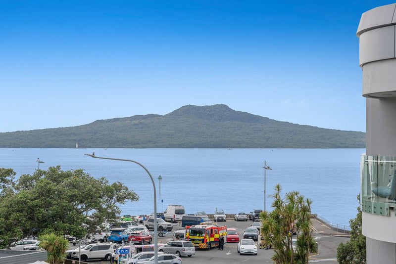 1B/5 The Promenade, Takapuna, Auckland - Carousel 2