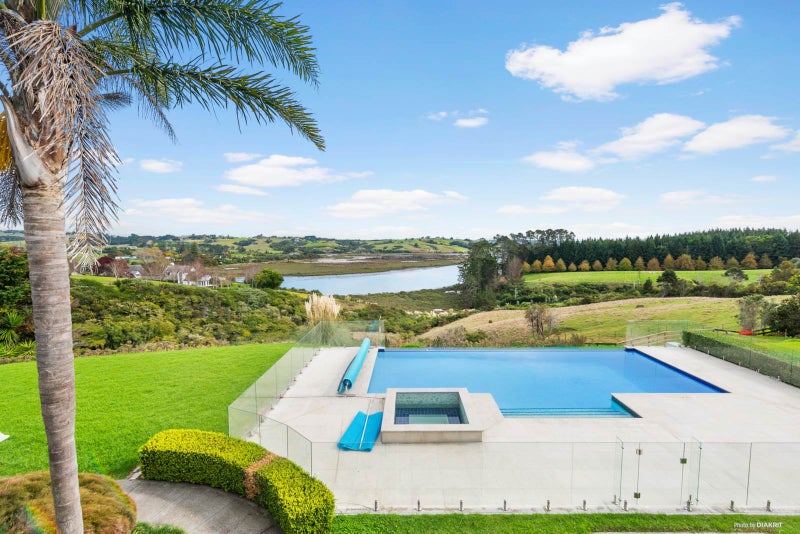 28 Potts Road, Howick - Carousel 1