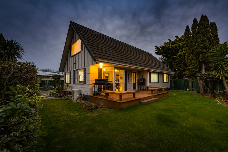 17 Hilton Grove, Kelvin Grove, Palmerston North - Carousel 22