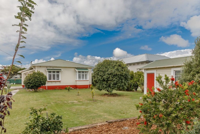 49 Queen Street, Westport, Westport - Carousel 1