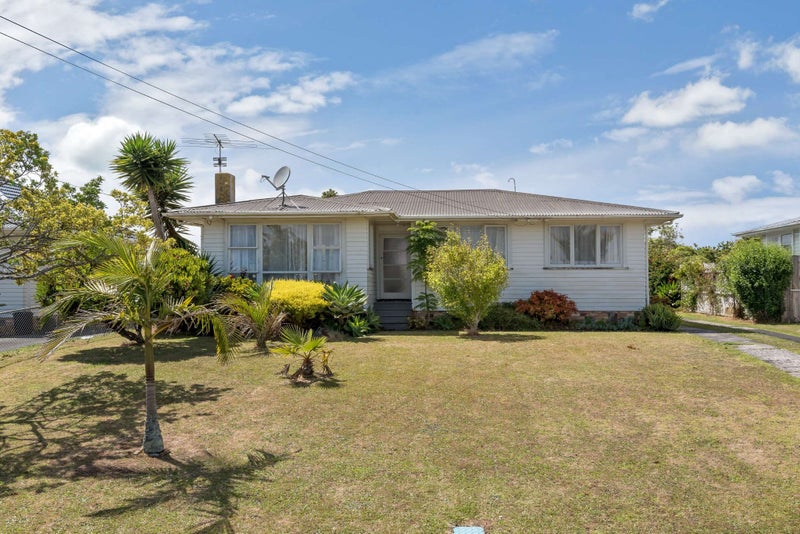 26 Awatere Street, Clover Park, Auckland - Carousel 1