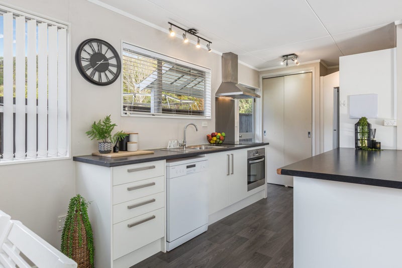 2/52 Tawhai Street, Stokes Valley, Lower Hutt - Carousel 2